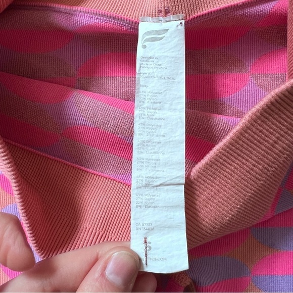 Fabletics Vanessa Hudgens patterned Seamless High-Waisted 9'' Short size small - Picture 6 of 10